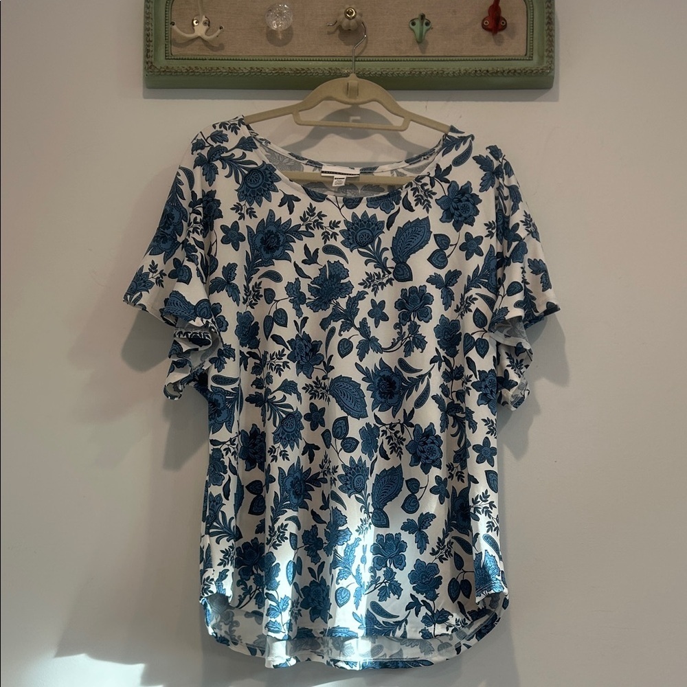 Jules & Leopold Blue Floral Short Flutter Sleeve Top floral paisley 2x plus size